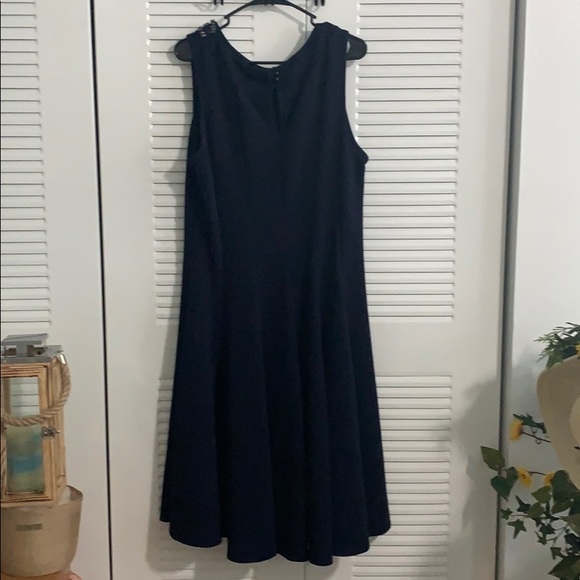 Dress - Picture 2 of 4